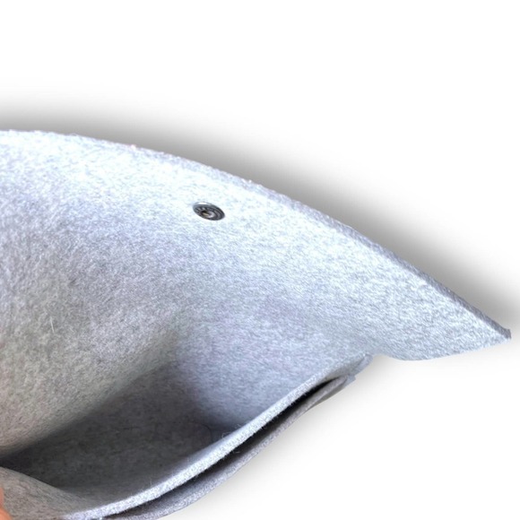 Pack & Smooch Wool and Leather Gray Tablet Case 10.5” x 8” - Picture 6 of 9